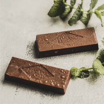 Barra de Chocolate Lugano Meio Amargo Sabor Menta 25g